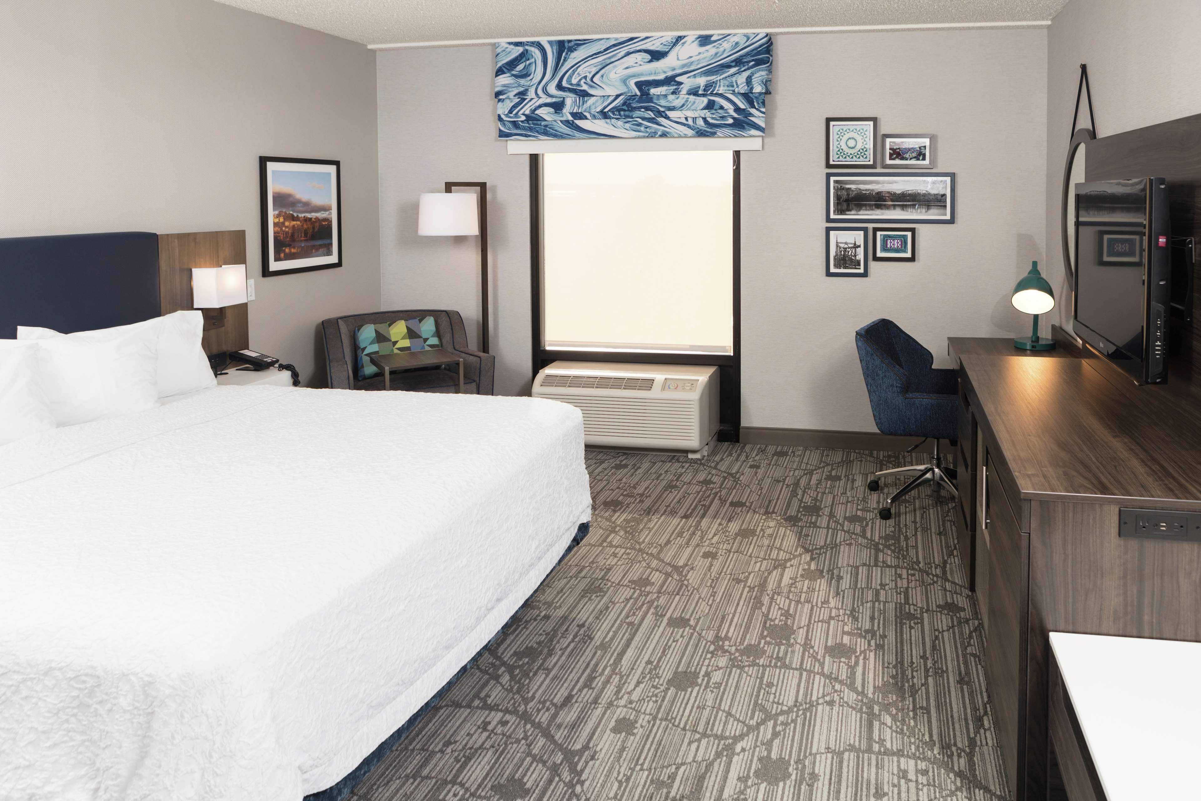 Hampton Inn Істон Екстер'єр фото
