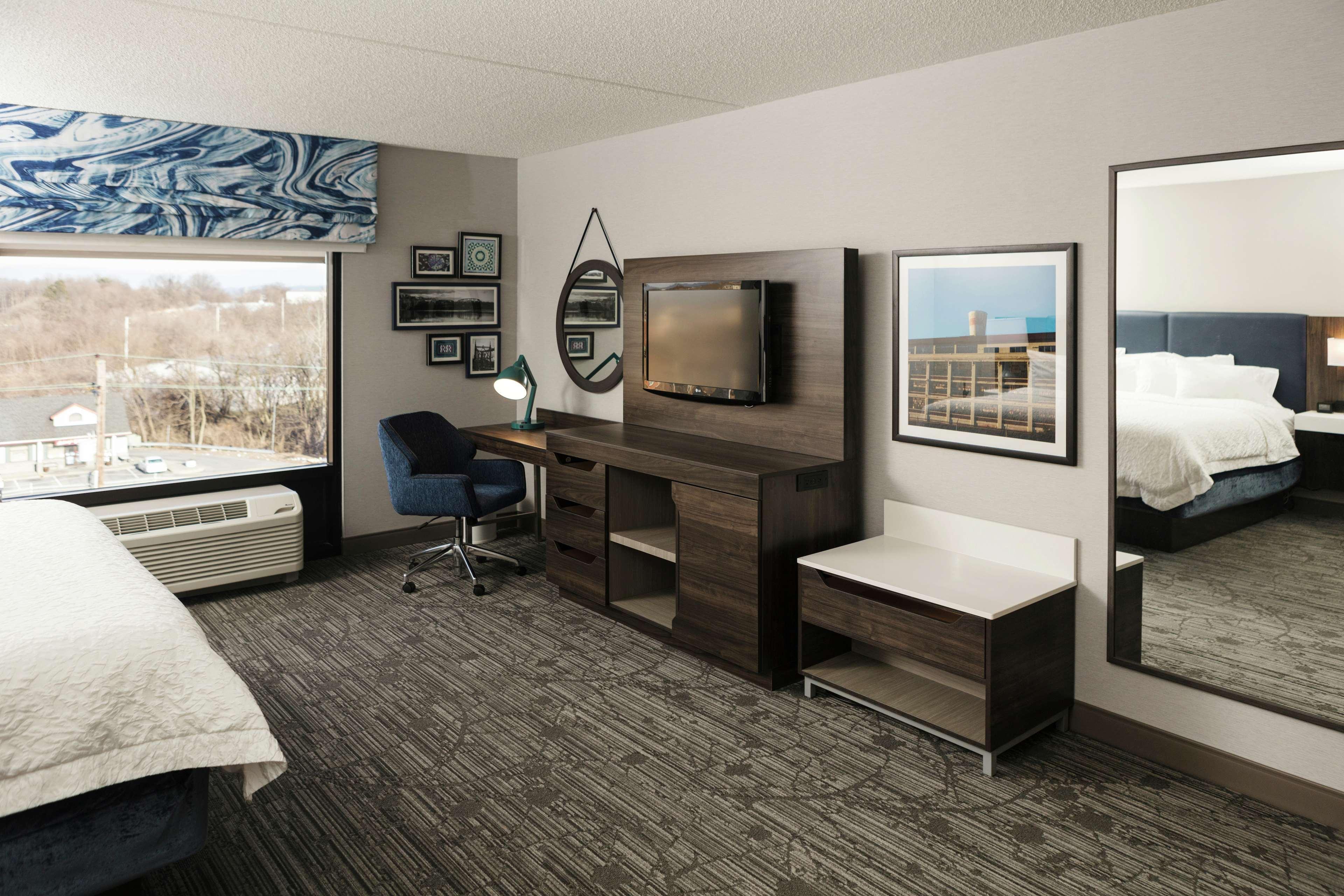 Hampton Inn Істон Екстер'єр фото