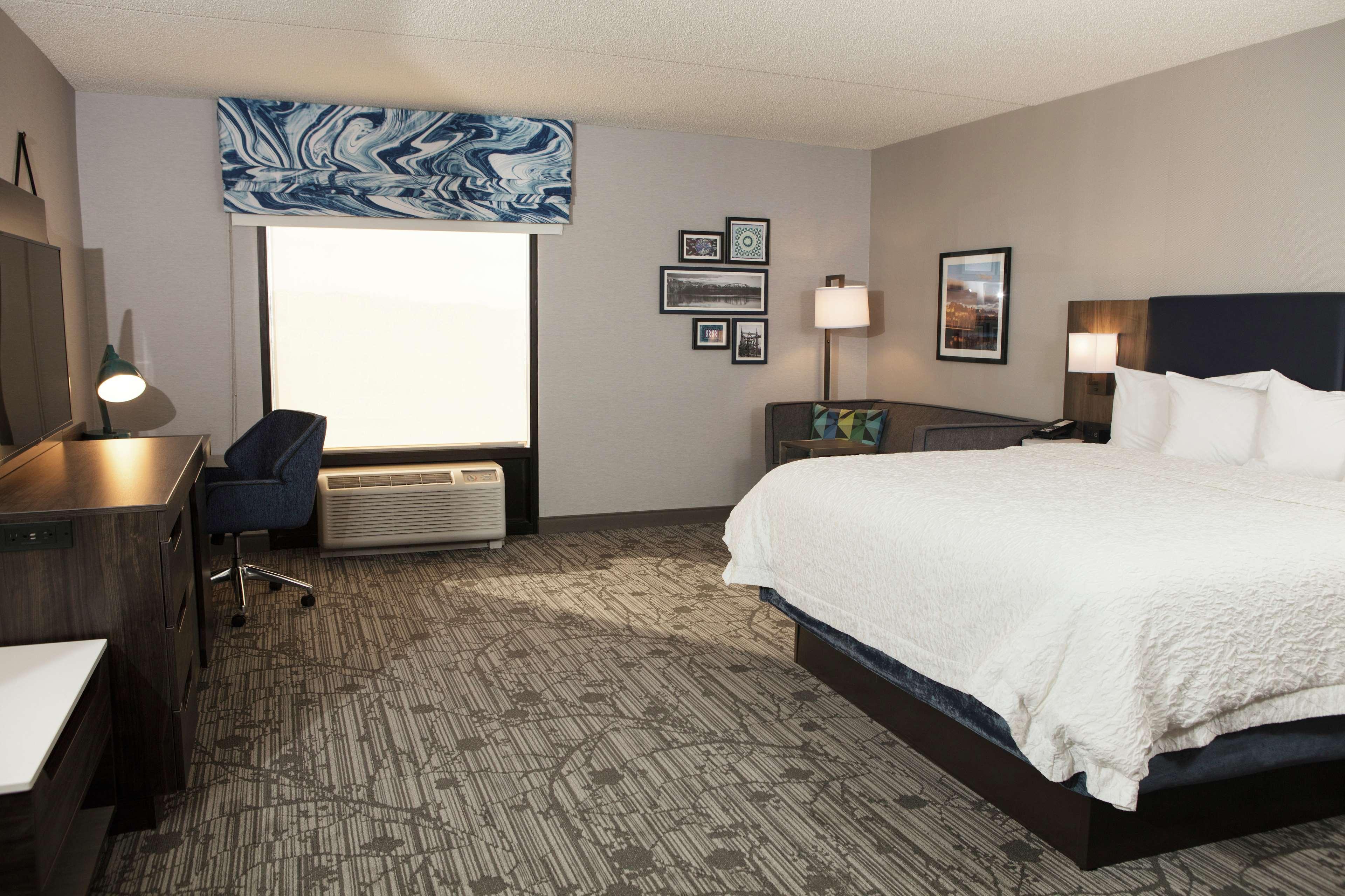 Hampton Inn Істон Екстер'єр фото