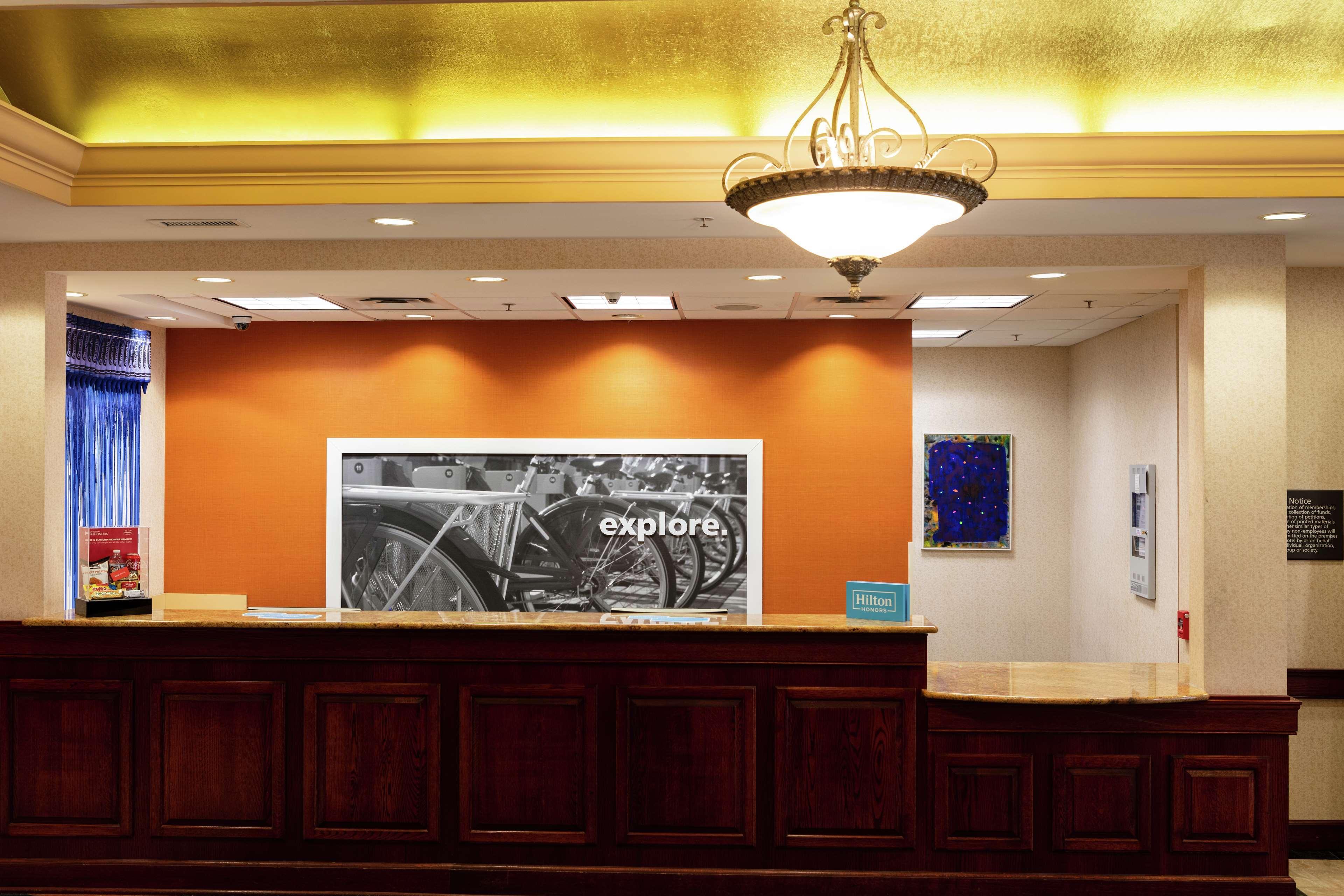 Hampton Inn Істон Екстер'єр фото