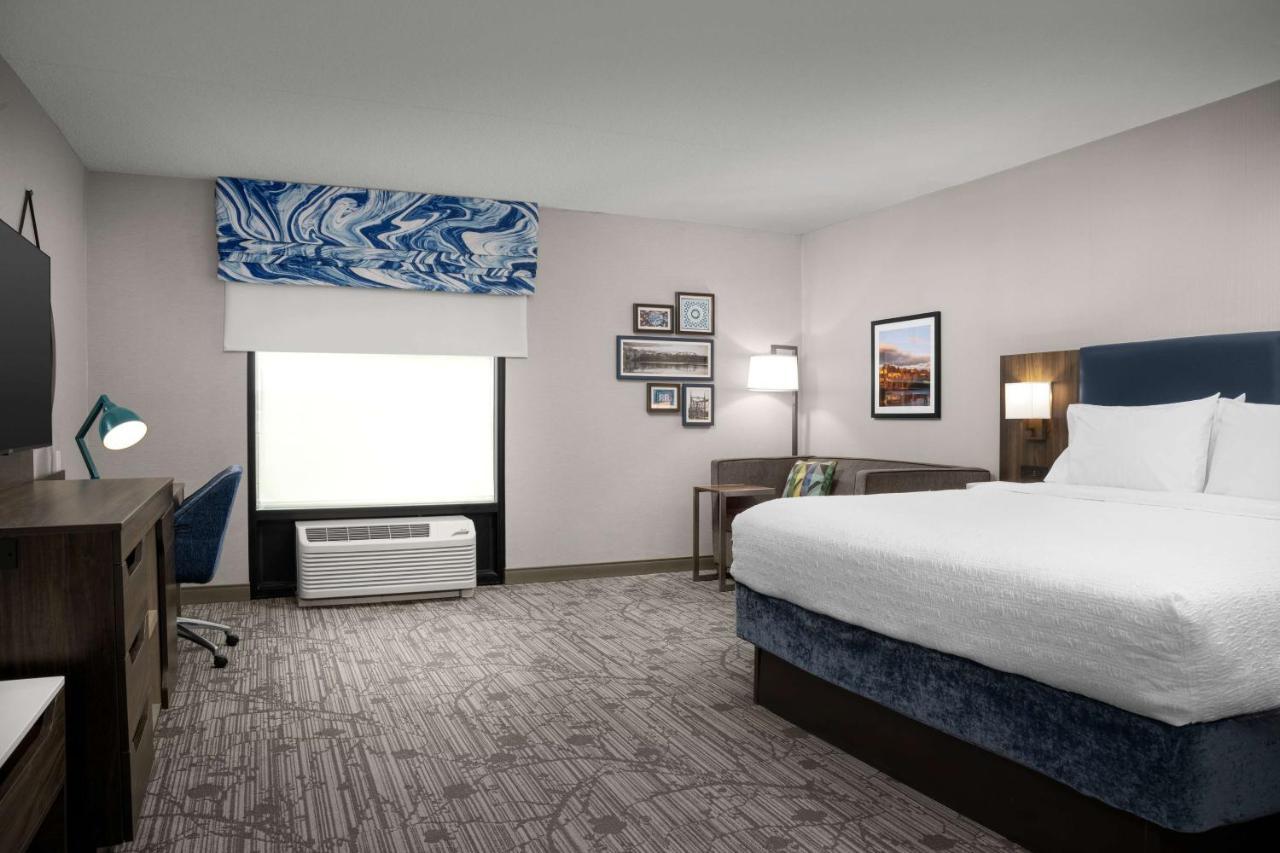 Hampton Inn Істон Екстер'єр фото