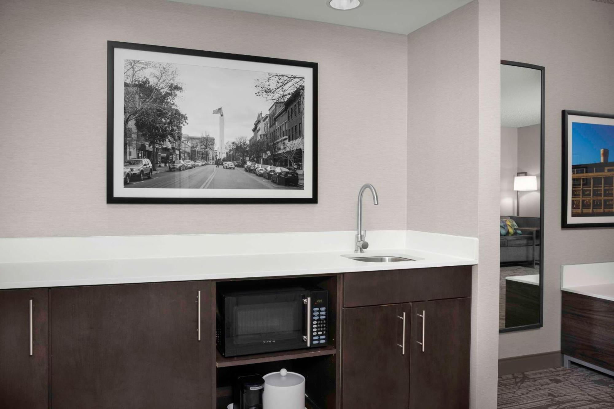 Hampton Inn Істон Екстер'єр фото