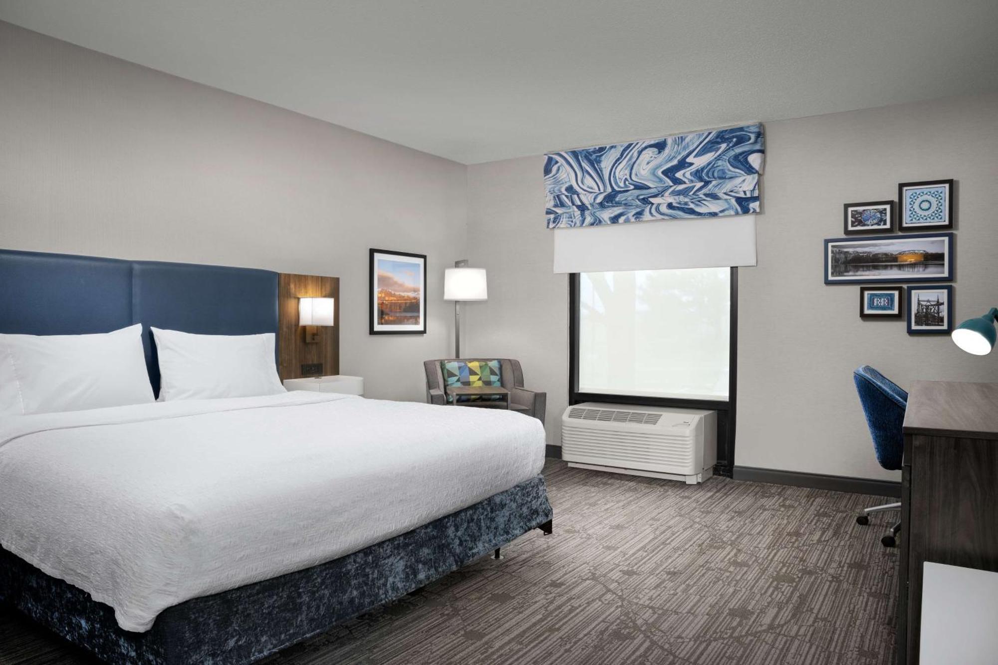 Hampton Inn Істон Екстер'єр фото