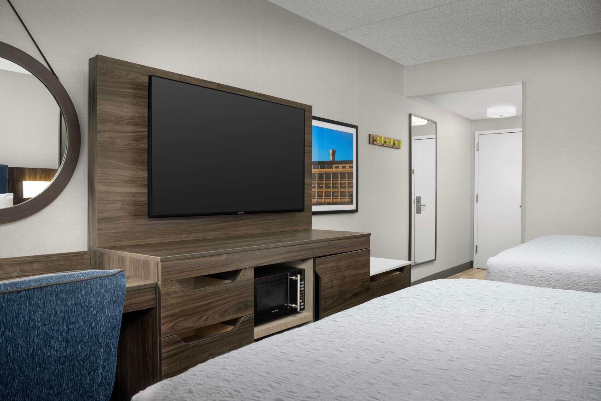 Hampton Inn Істон Екстер'єр фото