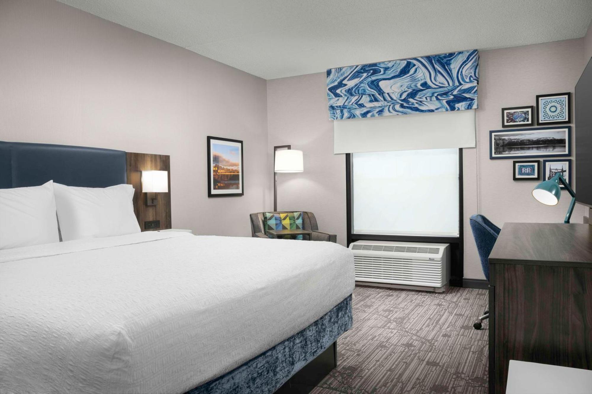 Hampton Inn Істон Екстер'єр фото
