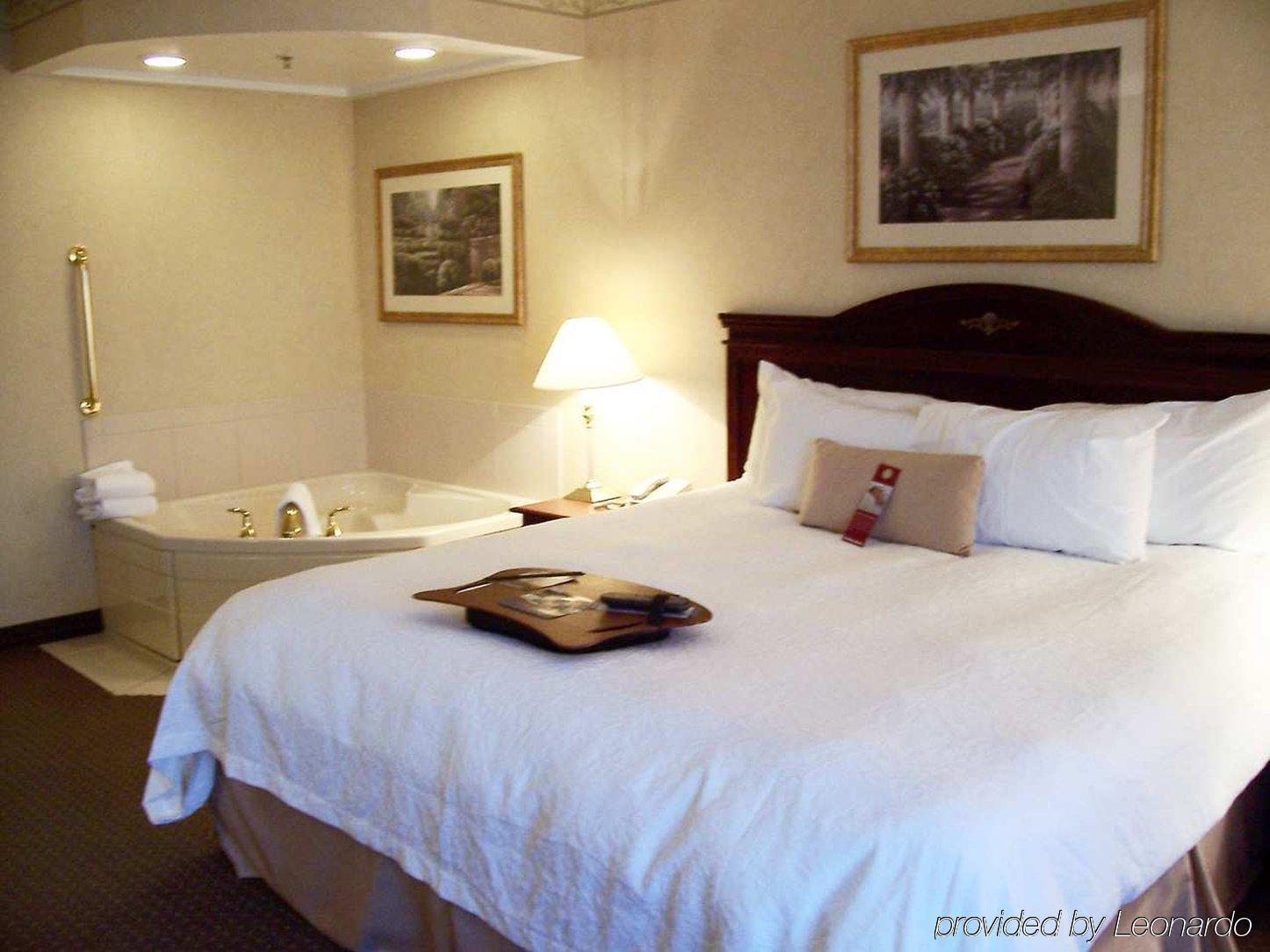 Hampton Inn Істон Номер фото